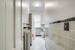 Walk to Harvard Square: Apartment in Cambridge