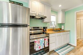 2 Mi to Rockport Beach: Cozy Hideaway!