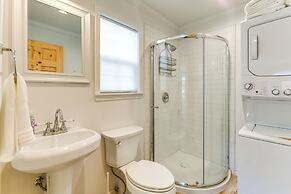 2 Mi to Rockport Beach: Cozy Hideaway!