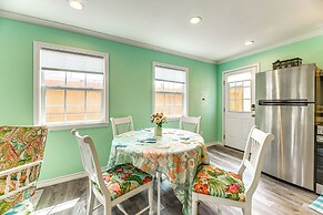 2 Mi to Rockport Beach: Cozy Hideaway!