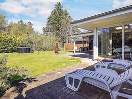 4 Star Holiday Home in Hals