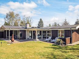 4 Star Holiday Home in Hals