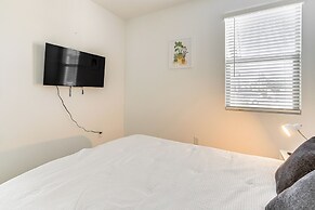 4 Mi to South Mountain Park: Phoenix Area Home