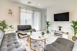 4 Mi to South Mountain Park: Phoenix Area Home