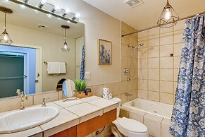 5 Mi to Phoenix Zoo: Poolside Paradise!