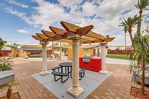 5 Mi to Phoenix Zoo: Poolside Paradise!