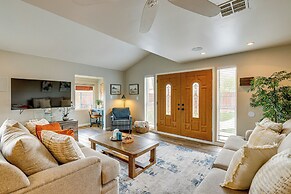 5 Mi to Phoenix Zoo: Poolside Paradise!