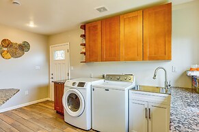 5 Mi to Phoenix Zoo: Poolside Paradise!