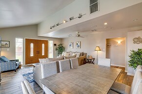 5 Mi to Phoenix Zoo: Poolside Paradise!