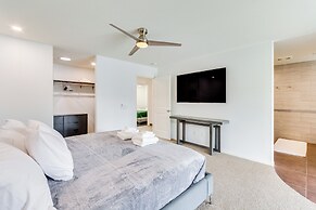 Play & Stay: Backyard Oasis in Palm Springs