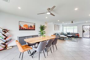 Play & Stay: Backyard Oasis in Palm Springs