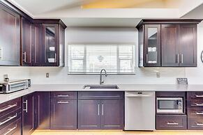 Play & Stay: Backyard Oasis in Palm Springs