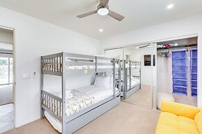 Play & Stay: Backyard Oasis in Palm Springs