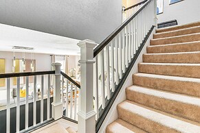 9 Mi to Wdw: Townhouse w/ Balcony in Davenport!