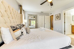 9 Mi to Wdw: Townhouse w/ Balcony in Davenport!