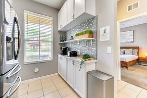 9 Mi to Wdw: Townhouse w/ Balcony in Davenport!