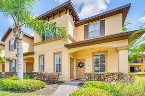 9 Mi to Wdw: Townhouse w/ Balcony in Davenport!