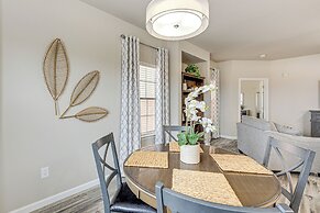 3 Mi to Hospitals: Stylish Condo in San Antonio!