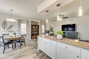 3 Mi to Hospitals: Stylish Condo in San Antonio!