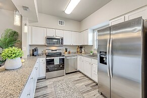 3 Mi to Hospitals: Stylish Condo in San Antonio!