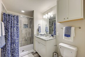 3 Mi to Hospitals: Stylish Condo in San Antonio!