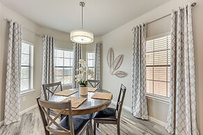 3 Mi to Hospitals: Stylish Condo in San Antonio!