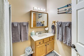 2 Mi to Branson Landing: Quiet Home w/ Lake View