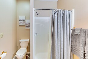 2 Mi to Branson Landing: Quiet Home w/ Lake View