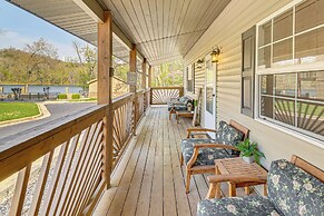 2 Mi to Branson Landing: Quiet Home w/ Lake View
