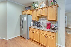 2 Mi to Branson Landing: Quiet Home w/ Lake View