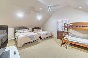 2 Mi to Branson Landing: Quiet Home w/ Lake View