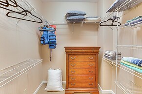 2 Mi to Branson Landing: Quiet Home w/ Lake View