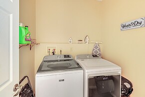 2 Mi to Branson Landing: Quiet Home w/ Lake View