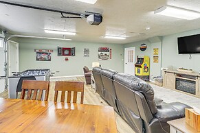 2 Mi to Branson Landing: Quiet Home w/ Lake View