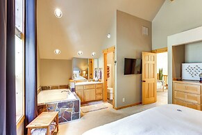 Hot Tub + Golf View: Eagle Crest Resort Escape!