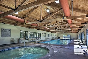 Hot Tub + Golf View: Eagle Crest Resort Escape!