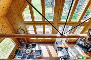 Hot Tub + Golf View: Eagle Crest Resort Escape!