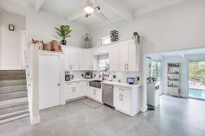 8 Mi to Las Olas Beach: Canal-front Oasis w/ Pool!