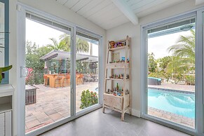 8 Mi to Las Olas Beach: Canal-front Oasis w/ Pool!