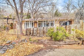 Half-mi to Jemez Hot Springs: Cozy Cabin Getaway!
