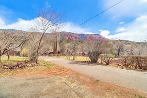 Half-mi to Jemez Hot Springs: Cozy Cabin Getaway!