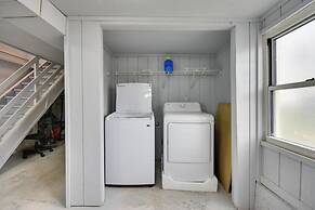 2 Mi to Historic District: Cozy Home in Quincy!