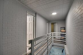 2 Mi to Historic District: Cozy Home in Quincy!