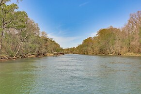 Private Dock: 'the River House' in Heber Springs!