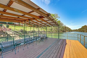 Private Dock: 'the River House' in Heber Springs!