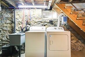 7 Mi to Catamount & Butternut: Mountain-view Home