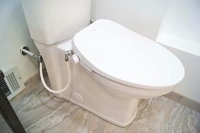 Waterfront Eagle Lake Home w/ Yard & Deck