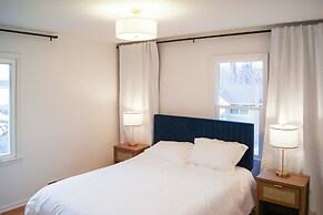 Waterfront Eagle Lake Home w/ Yard & Deck