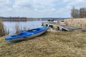Waterfront Eagle Lake Home w/ Yard & Deck