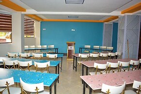 The 818 Hotel Ol Kalou